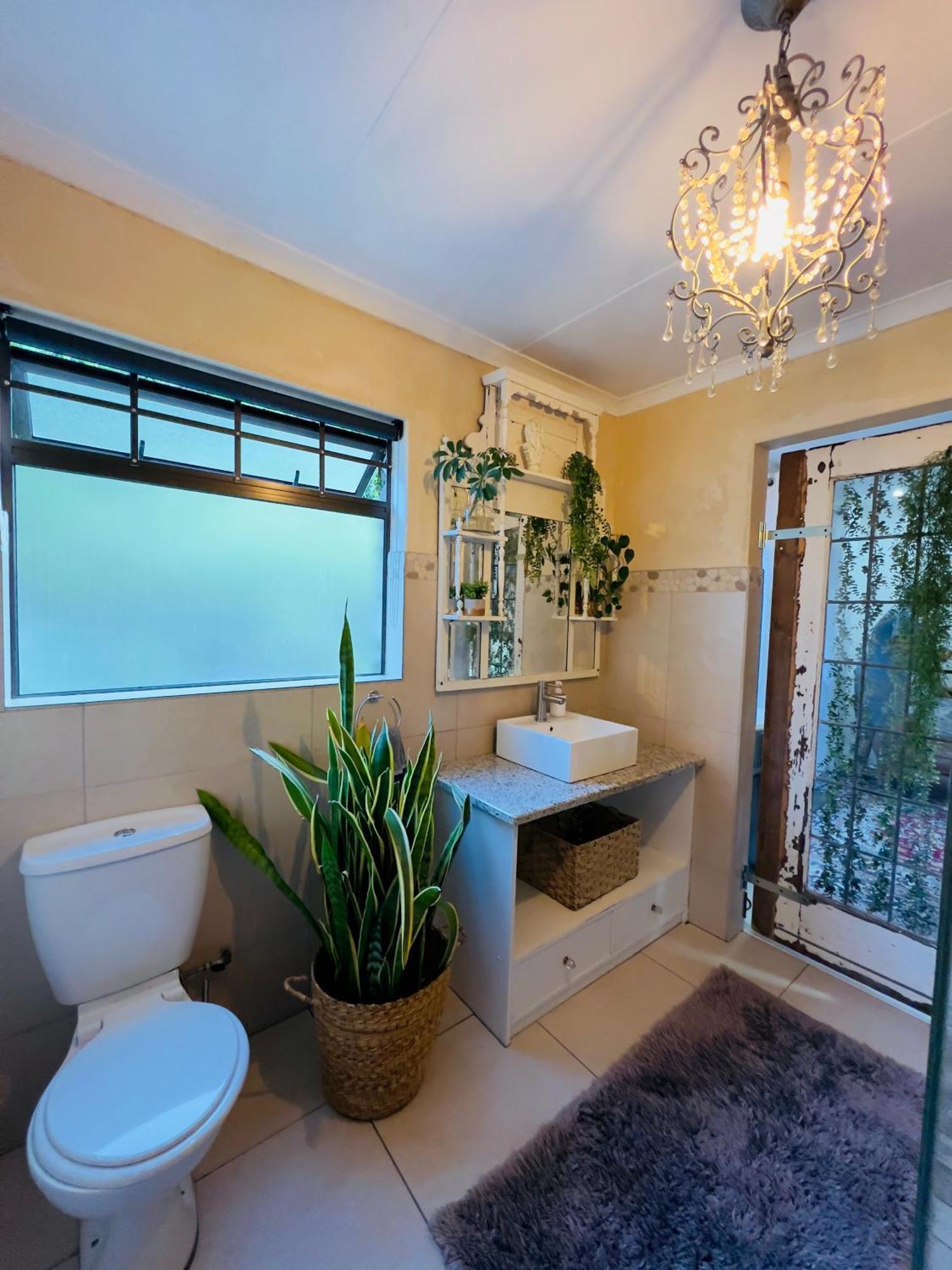 Art-Inspired Bedroom Close To Cbd Mossel Bay Extérieur photo