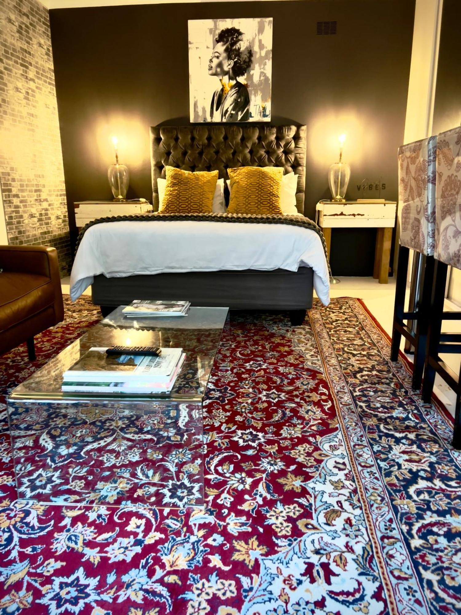 Art-Inspired Bedroom Close To Cbd Mossel Bay Extérieur photo